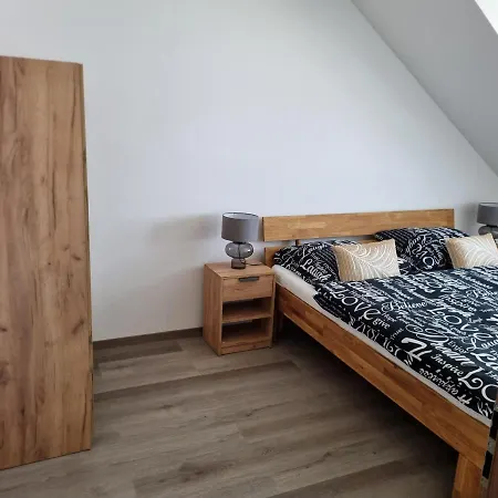 Cerna Ruze- 5 Plzen