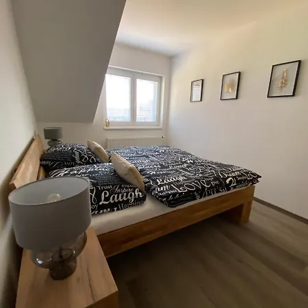 Apartment Cerna Ruze- 5