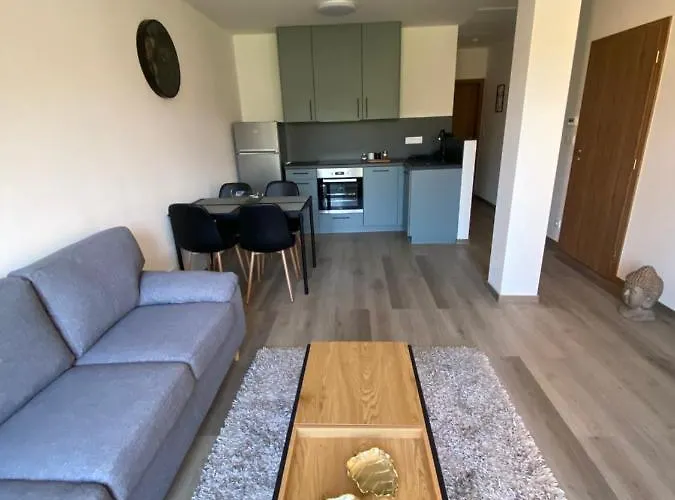 Cerna Ruze- 5 Appartement *